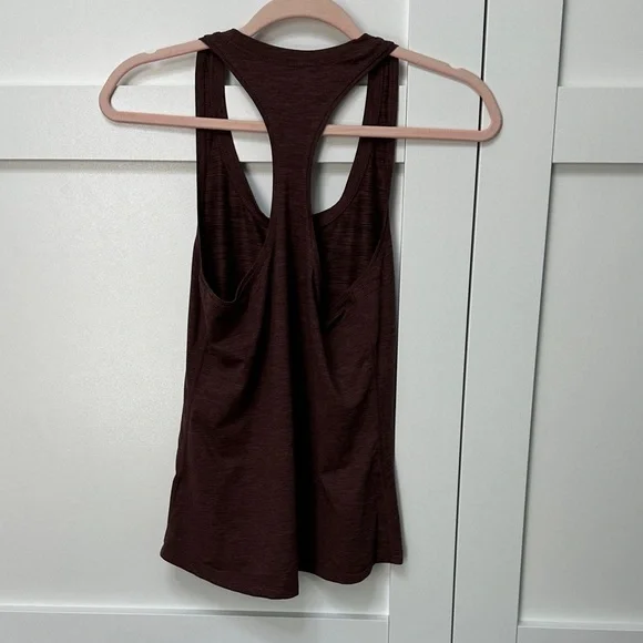 Vuori razor back tank Maroon size S - Picture 2 of 4